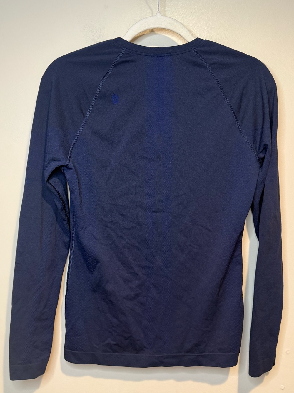 FIGS Salta Seamless Long Sleeve Underscrub Top Women Medium Crewneck navy - Picture 4 of 7